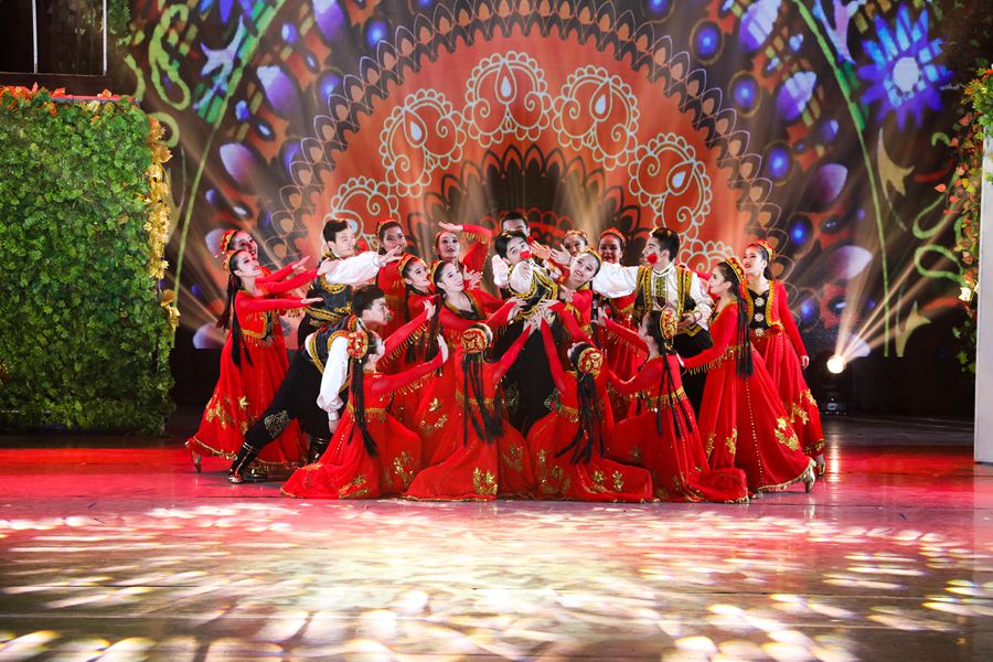 Students Stage Musical to Pay Tribute to Mentougou District 